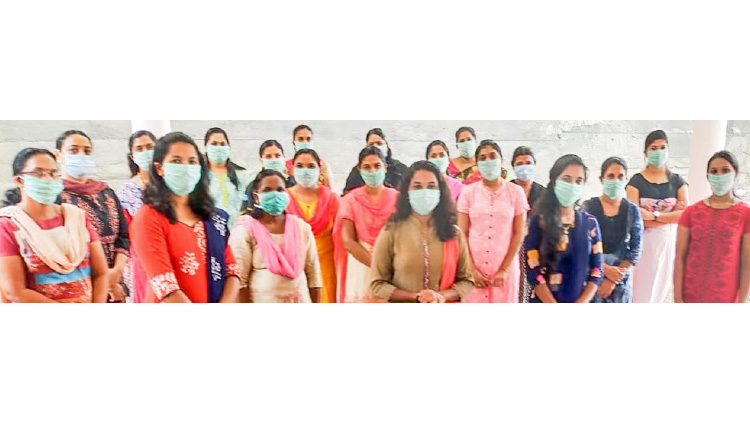 നഴ്സസ് ദിനത്തിൽ അഭിമാനത്തോടെ കോട്ടയം മെഡിക്കൽ കോളജ് നഴ്സുമാർ