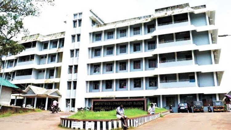 കോവിഡ്​ ബാധിതരെ ആശുപത്രിയിൽ എത്തിക്കുന്നത്​ വൈകി; പ്രതിഷേധവുമായി ജനപ്രതിനിധികൾ