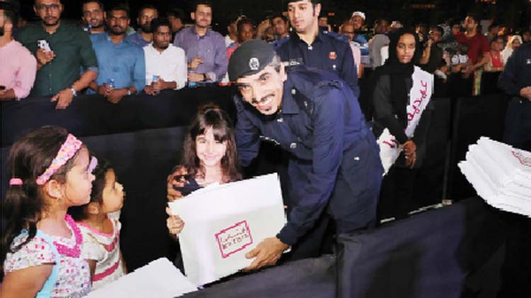 കൊ​ട്ടി​ക്ക​യ​റി ആ​ഘോ​ഷം