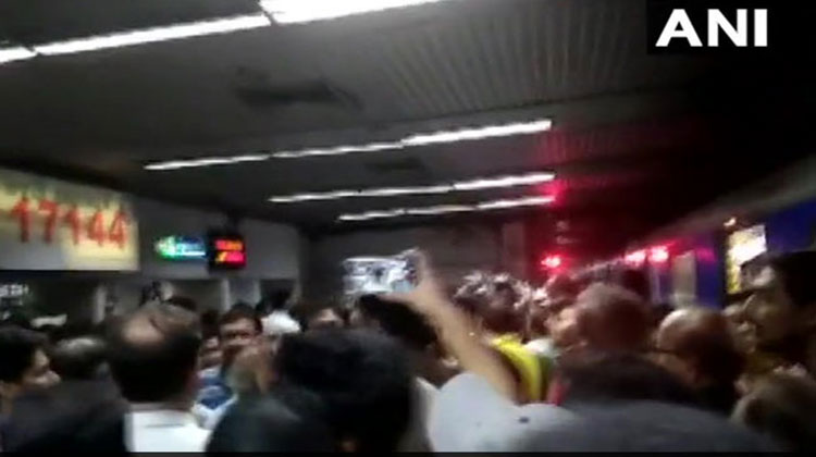 കൈ മെട്രോ വാതിലുകൾക്കിടയിൽ കുടുങ്ങി മധ്യവയസ്​കന്​ ദാരുണാന്ത്യം