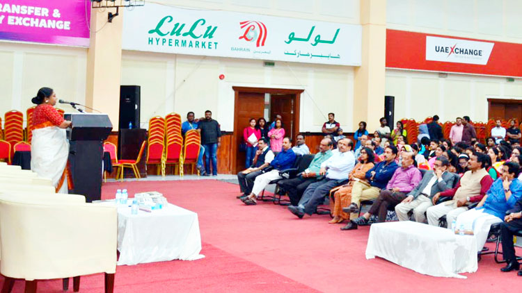 പൗ​ര​ത്വ ഭേദഗതി നി​യ​മം: ന​ഷ്​​ട​പ്പെ​ടാ​ൻ എ​ന്തെ​ങ്കി​ലു​മു​ള്ള  ഒ​രെ​ഴു​ത്തു​കാ​ര​നും മി​ണ്ടി​യി​ല്ല –കെ.​ആ​ർ. മീ​ര