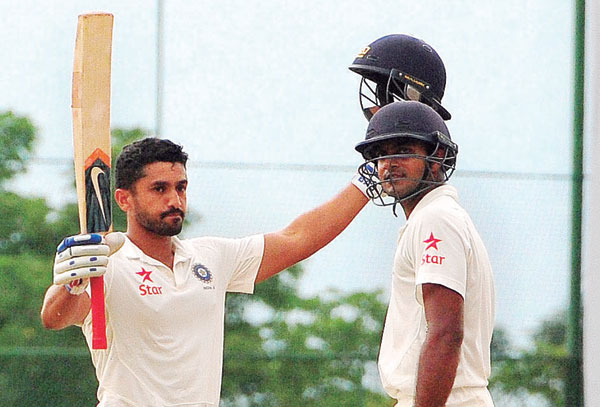 മലമുകളില്‍ നില തെറ്റാതെ