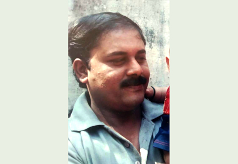 ഫോണിൽ സംസാരിച്ചുനിൽക്കെ കുഴഞ്ഞുവീണ് മലയാളി മരിച്ചു ഫോണിൽ സംസാരിച്ചുനിൽക്കെ കുഴഞ്ഞുവീണ് മലയാളി മരിച്ചു