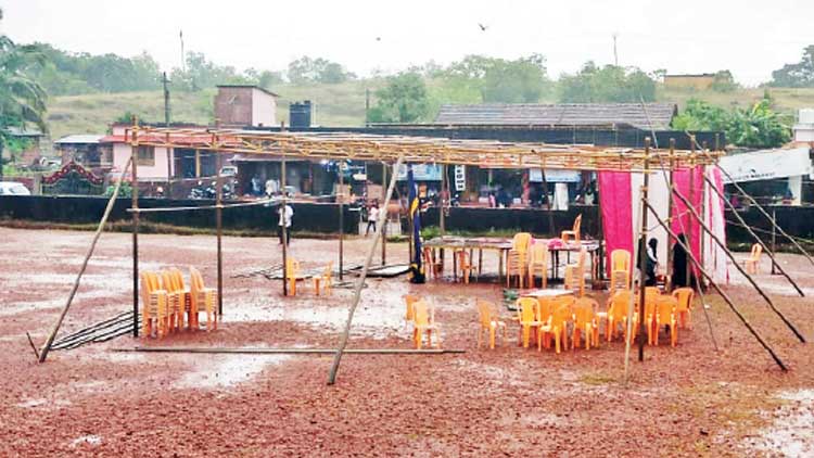 ശക്തമായ കാറ്റും മഴയും: കലോത്സവവേദിയും പന്തലും തകർന്നു;  ഒരു കുട്ടിക്ക്​ പരിക്ക്