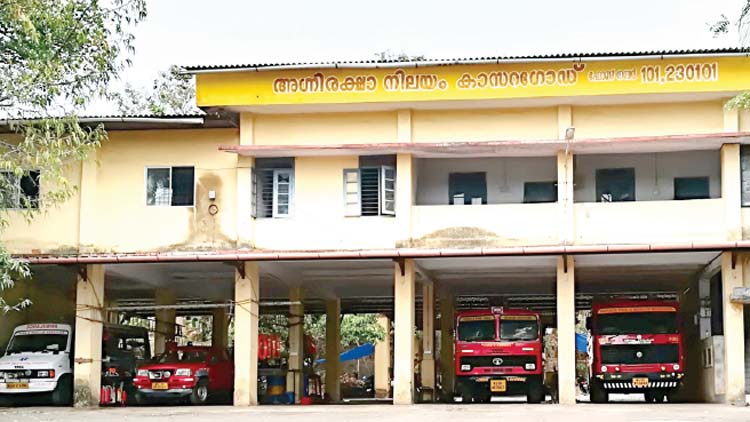 തീ​പി​ടി​ത്തം വ​ർ​ധി​ക്കു​​ന്നു; ഒാ​ടി​യെ​ത്താ​നാ​വാ​തെ അ​ഗ്​​നി​ശ​മ​ന​സേ​ന