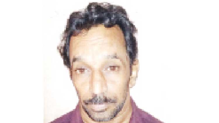 ക​രി​ന്ത​ള​ത്ത് വീ​ട്ടി​ൽ പ​ട്ടാ​പ്പ​ക​ൽ മോ​ഷ​ണം:  അ​യ​ൽ​വാ​സി​യാ​യ പ്ര​തി അ​റ​സ്​​റ്റി​ൽ