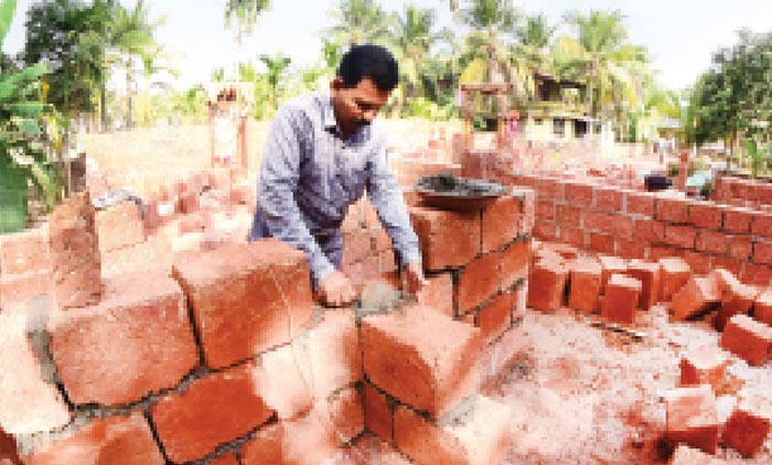 ‘അരയാക്കടവിലേക്ക്’ ഇന്ന് അഭ്രപാളിയിൽ; നായകൻ കൽപണി തിരക്കിലാണ്