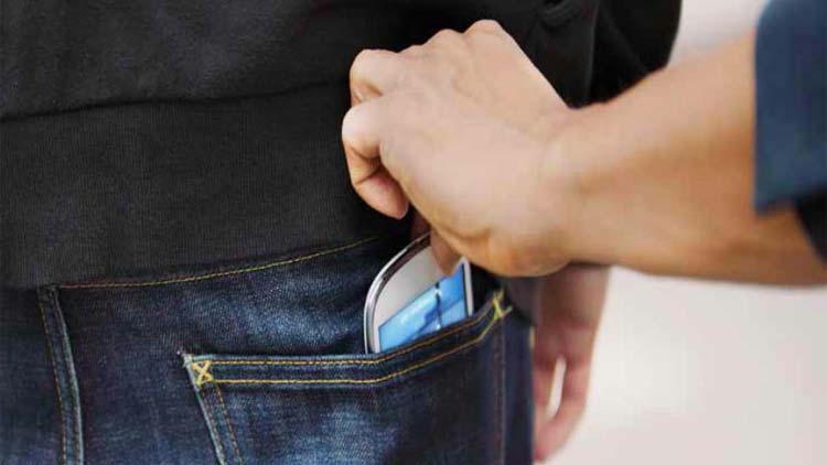 സി.​സി.​ടി.​വി കാ​മ​റ​ക​ള്‍ പ്ര​വ​ര്‍ത്ത​ന​ര​ഹി​തം ജ​ന​റ​ല്‍ ആ​ശു​പ​ത്രി കേ​ന്ദ്രീ​ക​രി​ച്ച് മോ​ഷ​ണ​സം​ഘം വി​ല​സു​ന്നു