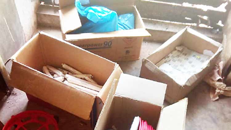 നെടുംകുന്നത്ത് അനധികൃതമായി സൂക്ഷിച്ച സ്‌ഫോടക വസ്തുക്കൾ പിടികൂടി