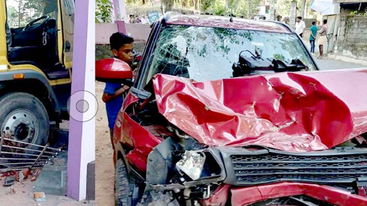 ഏറ്റുമാനൂര്‍-അയർക്കുന്നം റോഡില്‍ ടോറസും കാറും കൂട്ടിയിടിച്ച് അഞ്ചുപേര്‍ക്ക് പരിക്ക്