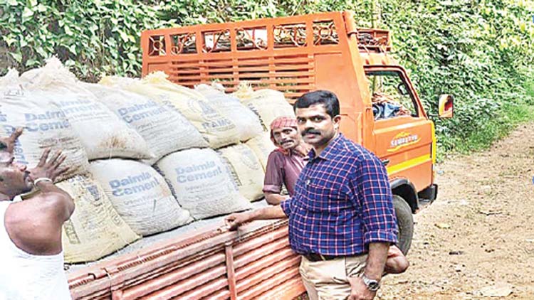 കൂറ്റനാല്‍കടവില്‍ മണല്‍ക്കടത്ത് പിടികൂടി