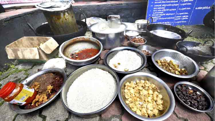 ഹോട്ടലുകളിൽ റെയ്​ഡ്​; പഴകിയ ഭക്ഷണം പിടികൂടി