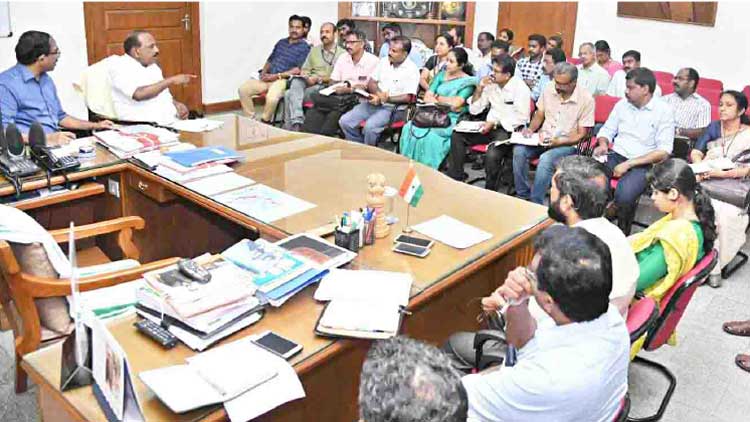 ധനസഹായം അര്‍ഹരായ എല്ലാവര്‍ക്കും –മന്ത്രി