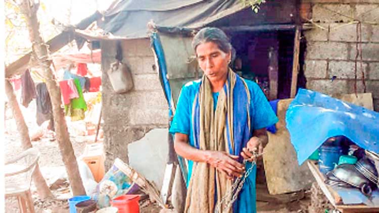 ‘പാലം വര​ട്ടെ, പോകാനിടം  തന്നാൽ മാറിത്തരാം’