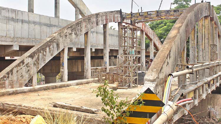 നാഗമ്പടം പഴയ റെയിൽവേ മേൽപാലം പൊളിക്കുന്നു