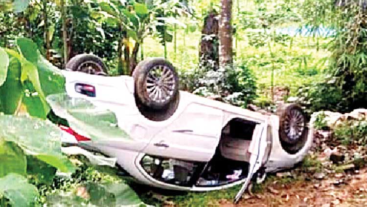 വാഹനം ഓടിക്കുന്നതിനിടെ ഷുഗര്‍ താഴ്​ന്നു; കാറിടിച്ച്​ അഞ്ചുപേർക്ക്​ പരിക്ക്