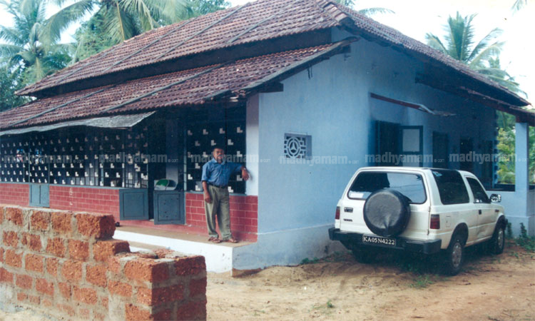 kunjabdulla-infront-of-house