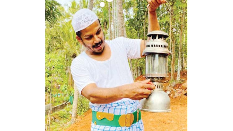 ചോ​ദ്യ​ങ്ങ​ളും സം​ശ​യ​ങ്ങ​ളും ഏ​റെ​യു​ള്ള ‘കു​ഞ്ഞി​മൂ​സ’ വൈ​റ​ലാ​വു​ന്നു