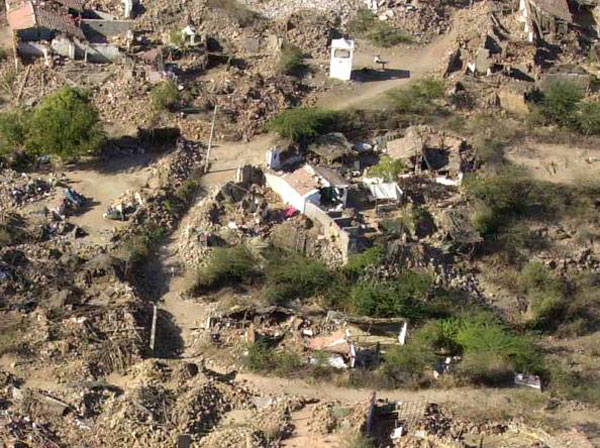 ഗുജറാത്തില്‍ ഷെല്‍ പൊട്ടിത്തെറിച്ച് മൂന്ന് മരണം