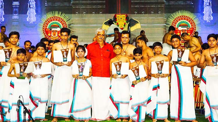 കുട്ടികൾ അരങ്ങേറ്റം നടത്തി