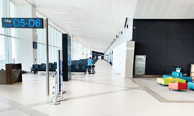 തി​യ​റ്റ​റു​ക​ളും ഹോ​ട്ട​ൽ ബാ​ൾ​ റൂ​മു​ക​ളും അ​ട​ച്ചി​ട​ണം