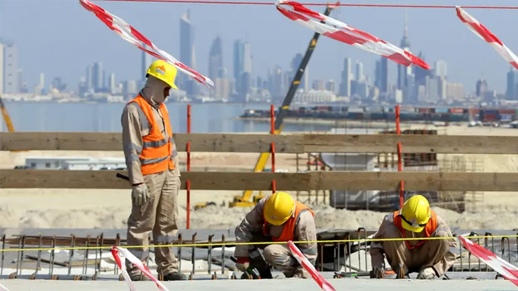 ഉ​ച്ച​സ​മ​യ​ത്തെ പു​റം​ജോ​ലി വി​ല​ക്ക്​  ജൂ​ൺ ഒ​ന്നു​മു​ത​ൽ