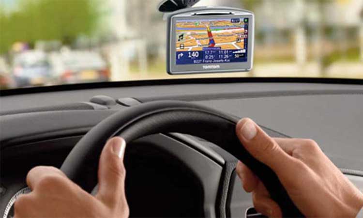 കു​ടും​ബ വി​സ​യി​ൽ ഡ്രൈ​വി​ങ്​ ലൈ​സ​ൻ​സ്​  പു​തു​ക്കാ​ൻ പ്ര​ത്യേ​കാ​നു​മ​തി വേ​ണം