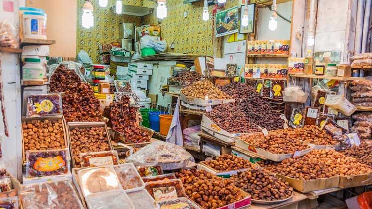 അ​ടു​ത്ത​മാ​സം വി​പ​ണി സ​ജീ​വ​മാ​വു​മെ​ന്ന പ്ര​തീ​ക്ഷ​യി​ൽ വ്യാ​പാ​രി​ക​ൾ