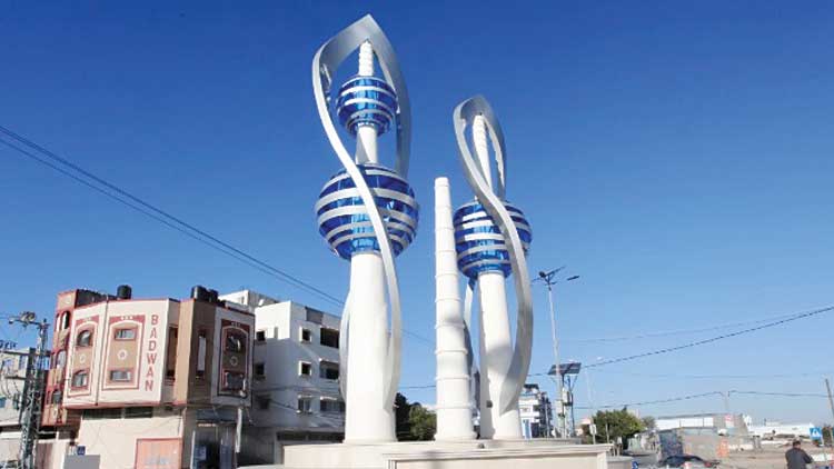 കു​വൈ​ത്ത്​ ട​വ​റി​െൻറ മാ​തൃ​ക​യൊ​രു​ക്കി ഗ​സ്സ​യു​ടെ സ്​​നേ​ഹ​പ്ര​ക​ട​നം