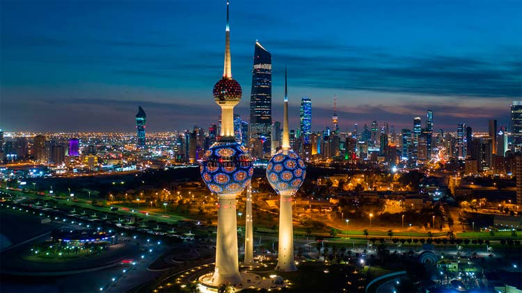 അ​വ​ധി​ദി​ന​ത്തി​ൽ പ്ര​വ​ർ​ത്തി​ച്ച  സ്​​കൂ​ൾ പൂ​ട്ടി​ച്ചു