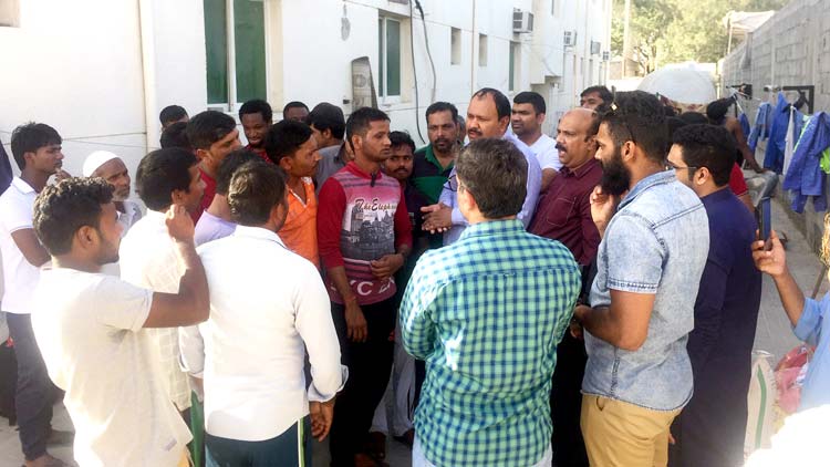 തൊ​ഴി​ലു​ട​മ മു​ങ്ങി, നാ​ല്‍പ​തോ​ളം  തൊ​ഴി​ലാ​ളി​ക​ള്‍ ദു​രി​ത​ത്തി​ല്‍