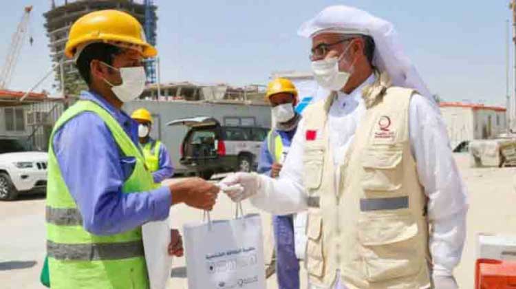 തൊഴിലാളികൾക്ക്​ ഖത്തർ ചാരിറ്റിയുടെ പ്രതിരോധസാമഗ്രികൾ