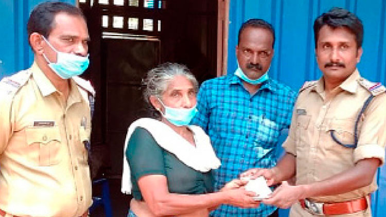 ല​ളി​ത​മ്മ​യു​ടെ ത്യാ​ഗ​മ​ന​സ്സി​ന് നാ​ടി​െൻറ അ​ഭി​ന​ന്ദ​നം