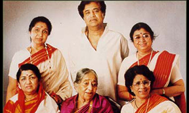 lata-with-old-music-celebs