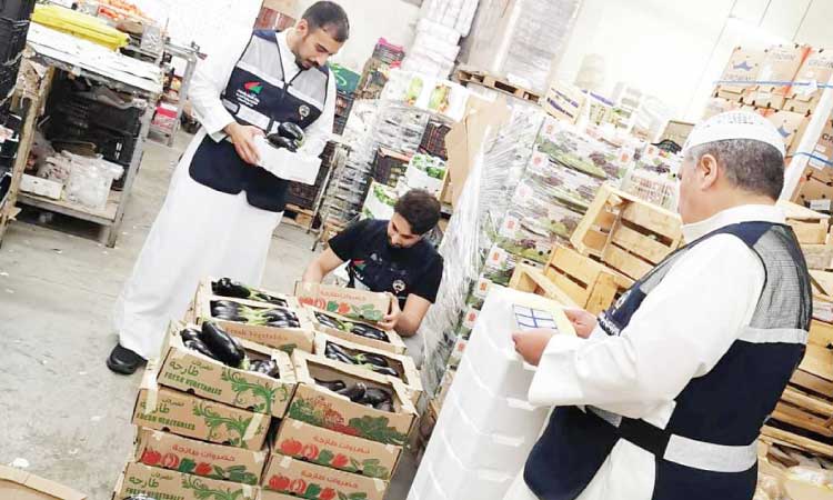 അ​മി​ത വി​ല : വാ​ണി​ജ്യ വ​കു​പ്പ്​ പ​രി​ശോ​ധ​ന​യി​ൽ നി​യ​മ​ലം​ഘ​ന​ങ്ങ​ള്‍ പി​ടി​കൂ​ടി