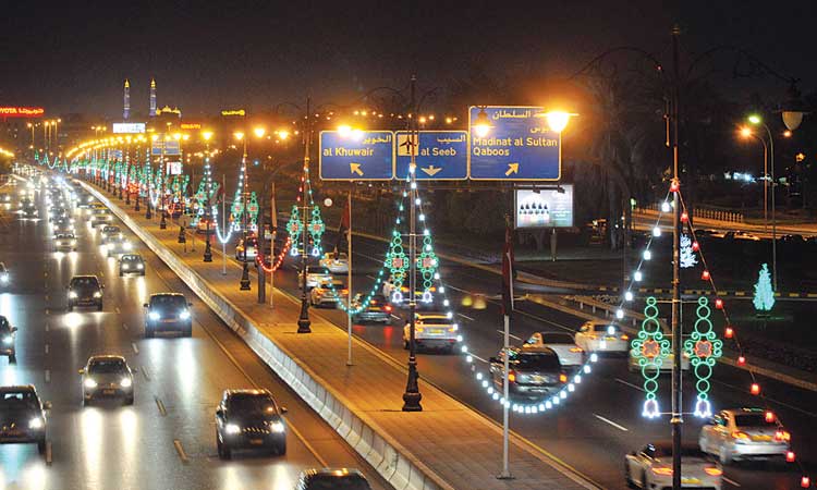 സുൽത്താനേറ്റ് ദേശീയദിന ലഹരിയിലേക്ക്