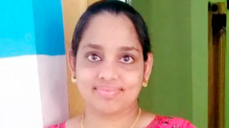 അ​ബ​ഹ​യി​ൽ നി​ന്ന് വീ​ണ്ടും  ക​ണ്ണീ​ര​ണി​ഞ്ഞ യാ​ത്രാ​മൊ​ഴി