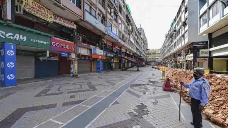 മാ​ളു​ക​ളും ബാർബർ ഷോപ്പുകളും അടഞ്ഞുകിടക്കും; ഗ്രാ​മീ​ണ മേഖലയിൽ കട തുറക്കാം