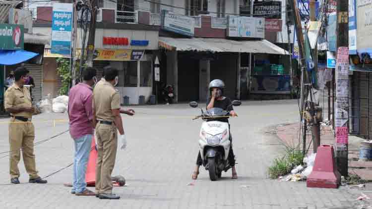 ആ​ലു​വ മാ​ർ​ക്ക​റ്റിൽ ചങ്ങല മുറിയാതെ വ്യാപനം