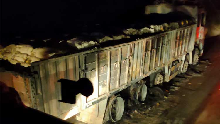 താമരശ്ശേരി ചുരത്തിൽ ലോറി കത്തി നശിച്ചു