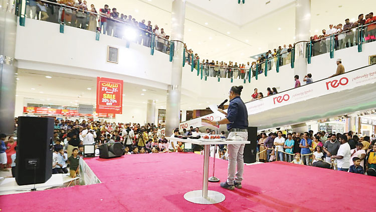 സ​ലാ​ല​ക്ക്​ ആ​വേ​ശ​മാ​യി ‘ഹാ​ർ​മ​ണി​യ​സ്​ കേ​ര​ള റോ​ഡ്​ ഷോ