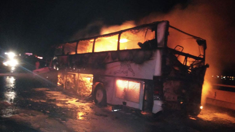 മ​ദീ​ന ബ​സ്​ ദു​ര​ന്തം: മ​രി​ച്ച​വ​രെ  തി​രി​ച്ച​റി​യാ​ൻ ശ്ര​മം തു​ട​രു​ന്നു