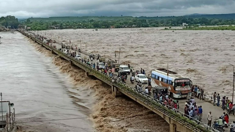 മധ്യപ്രദേശിൽ മഴ ശക്തം: മൂന്നു മരണം; സ്​കൂളുകൾക്ക്​ അവധി