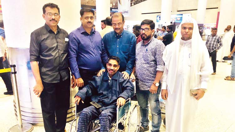 കാ​ലി​ൽ ഇ​രു​മ്പു​ദ​ണ്ഡ്​ വീ​ണ്​​ ചി​കി​ത്സ​യി​ലാ​യി​രു​ന്ന  ഇ​സ്​​ഹാ​ഖ്​ നാ​ട​ണ​ഞ്ഞു