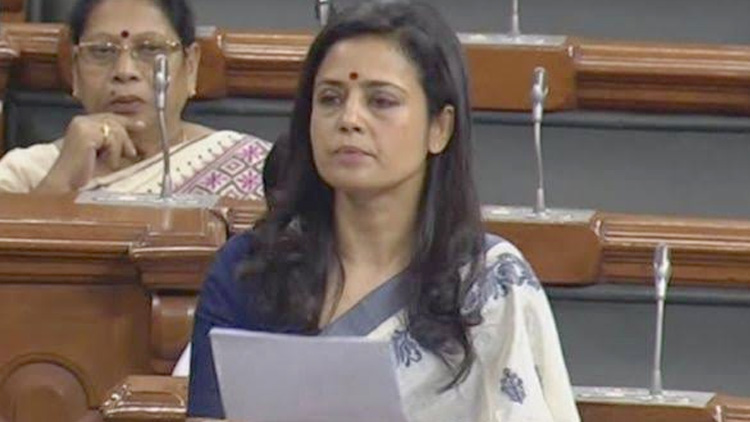 പൗരത്വ നിയമഭേദഗതി: സാധുത ചോദ്യം ചെയ്ത് മഹുവയും സുപ്രീംകോടതിയിൽ പൗരത്വ നിയമഭേദഗതി: സാധുത ചോദ്യം ചെയ്ത് മഹുവയും സുപ്രീംകോടതിയിൽ