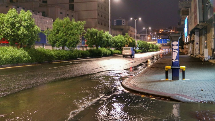 മക്കയിൽ ശക്തമായ മഴ