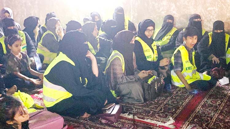 സേ​വ​ന​സ​ജ്ജ​രാ​യി മ​ക്ക​യി​ൽ വ​നി​ത കെ.​എം.​സി.​സി