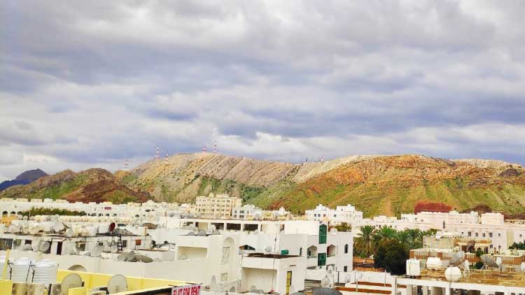 മഴയിൽ പച്ചയണിഞ്ഞ്​ മലനിരകൾ
