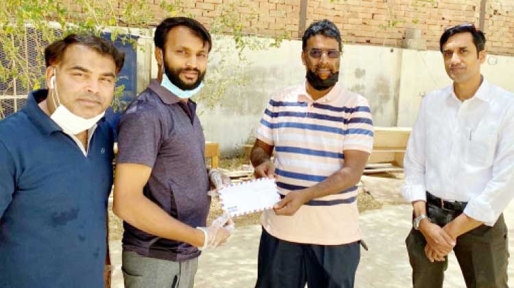 യാം​ബു മ​ല​ബാ​ർ എ​ഫ്.​സി സം​ഭാ​വ​ന ന​ൽ​കി