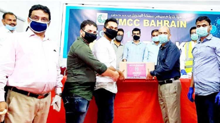 മലബാർ ഗോൾഡ് ആൻഡ് ഡയമണ്ട്സ് കെ.എം.സി.സിക്ക്‌ ഭക്ഷ്യ കിറ്റുകൾ കൈമാറി